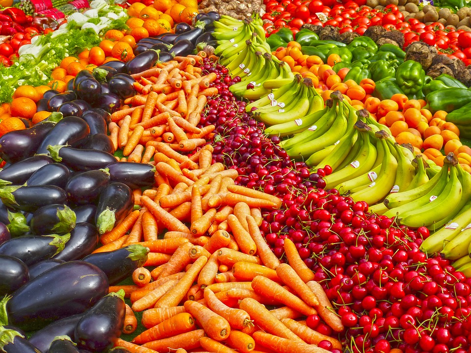 Fresh fruit, vegetable market.