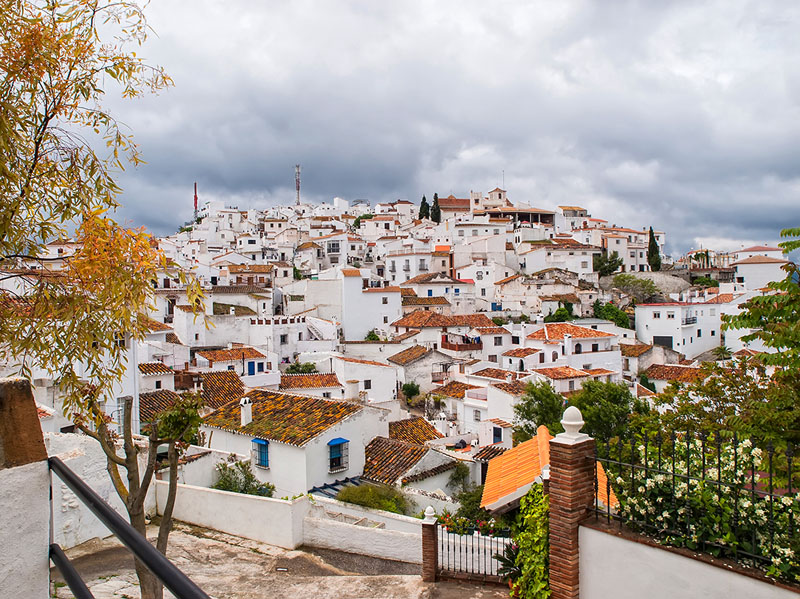 Comares