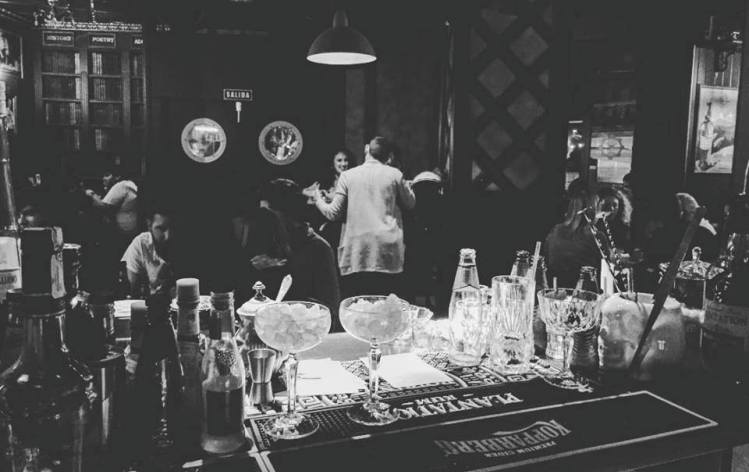 Bar
