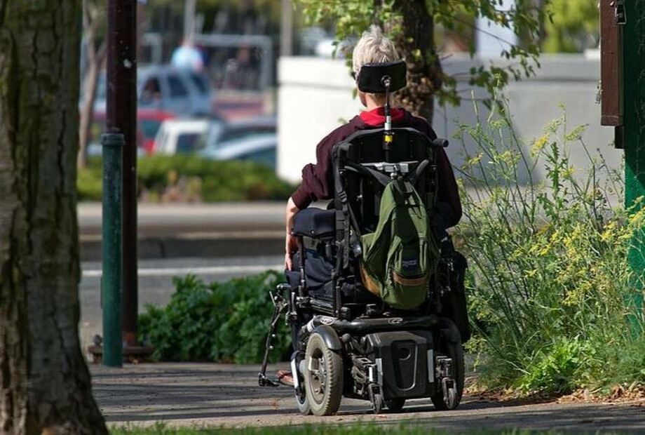 Person-Wheelchair